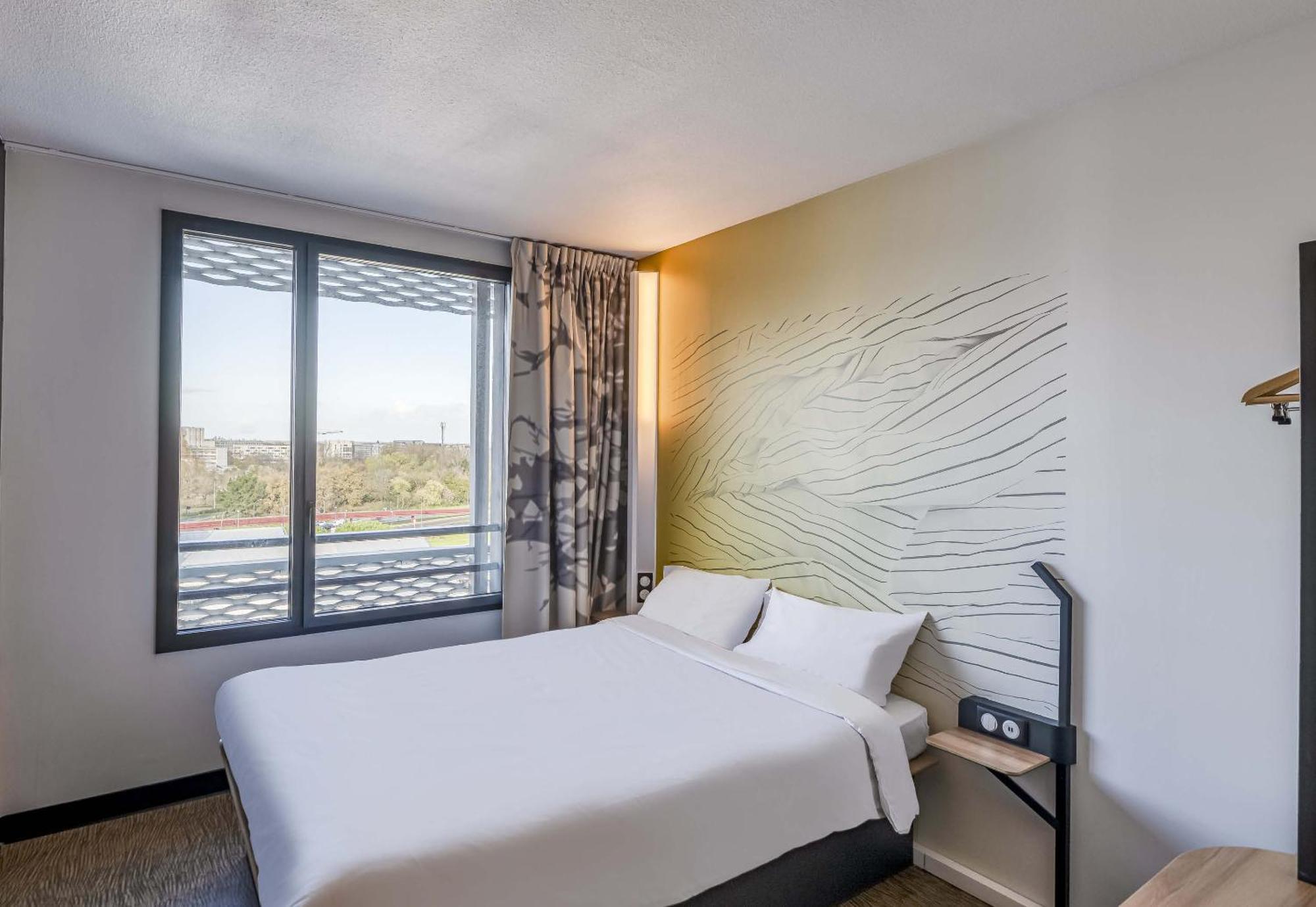 Bassins A Flot Hotel Burdeos